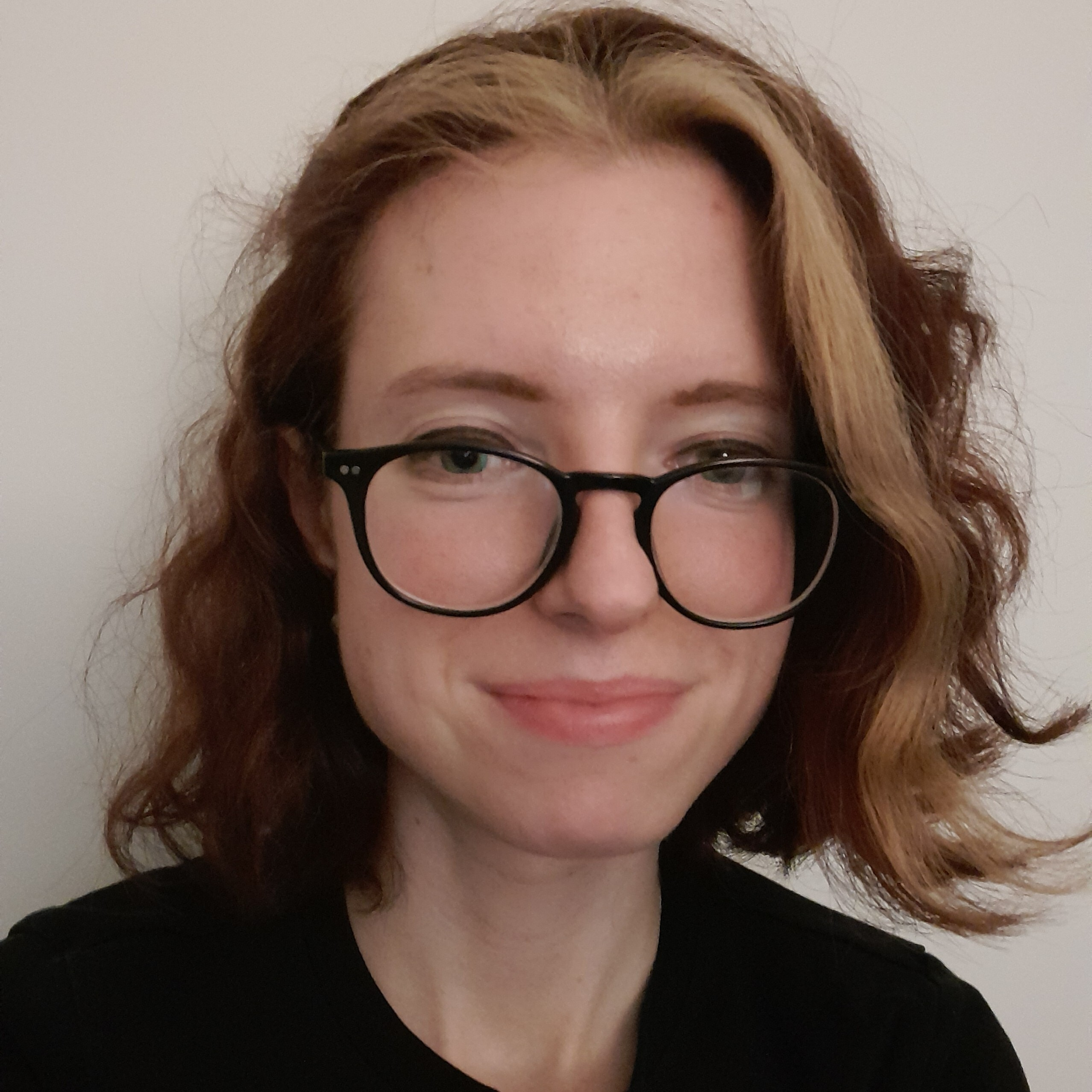 Photo of Sadie Bartholomew with link to RSE Story